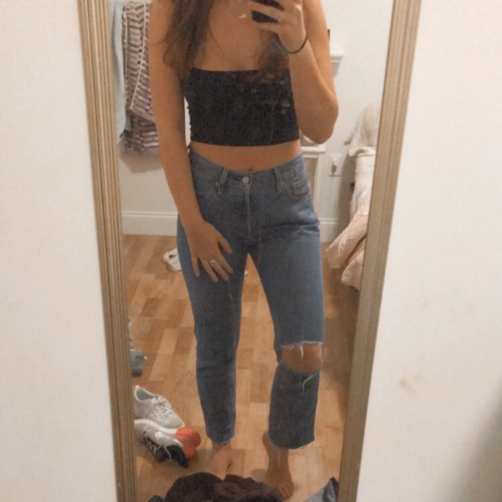 Levi’s jeans-dark wash